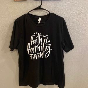 Graphic tee “Faith family farm”